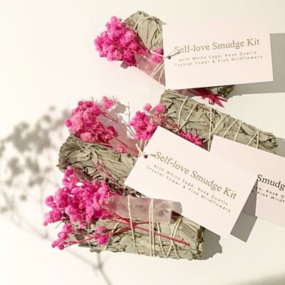Kit de tache d'amour de soi - tache de sauge blanche avec tour de quartz rose et fleurs sauvages roses