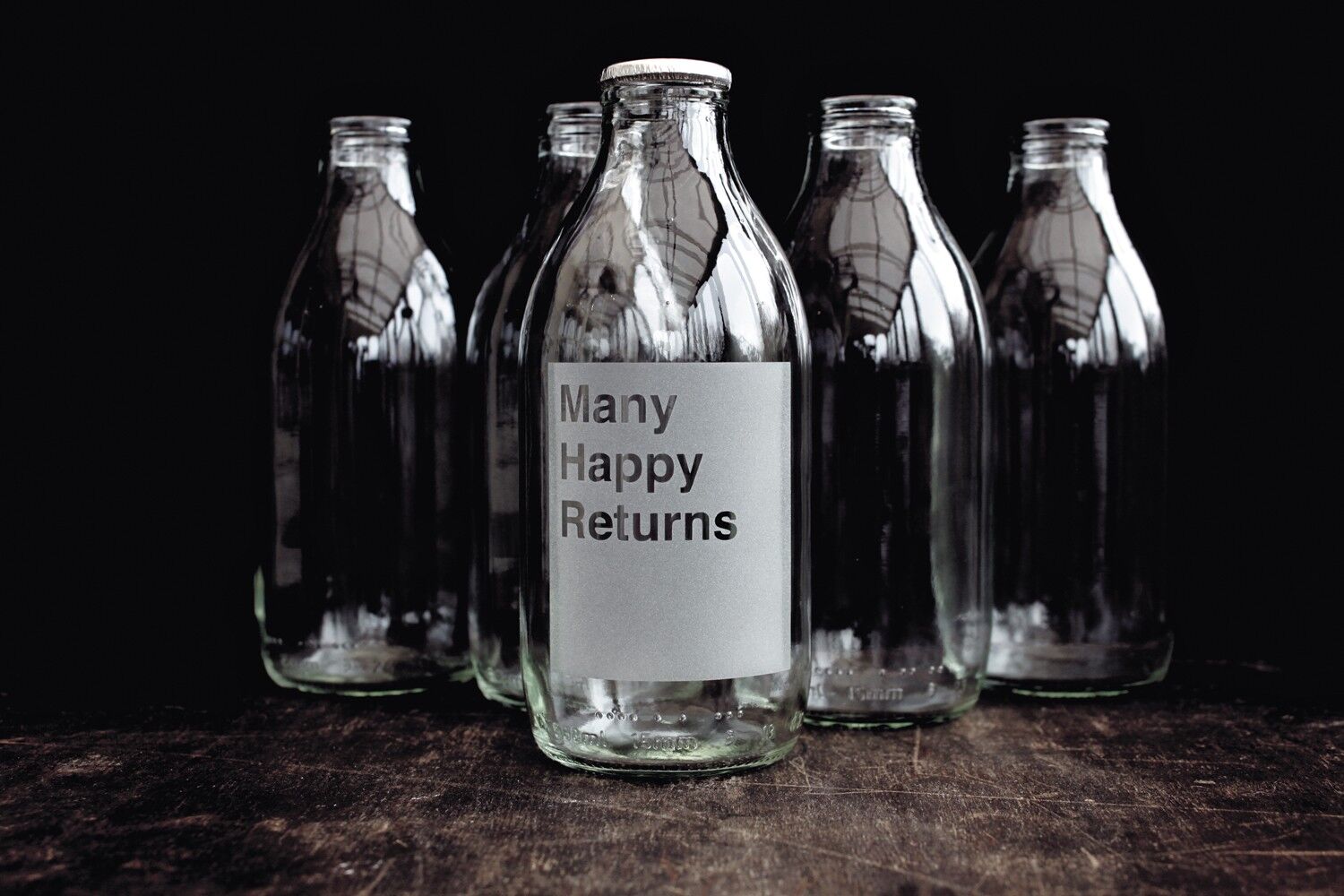 Tanti auguri di buon compleanno per bottiglie di latte