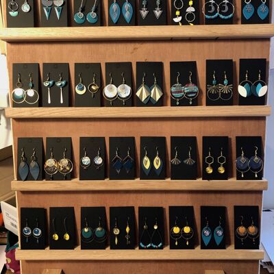 32 pairs of earrings + wooden display