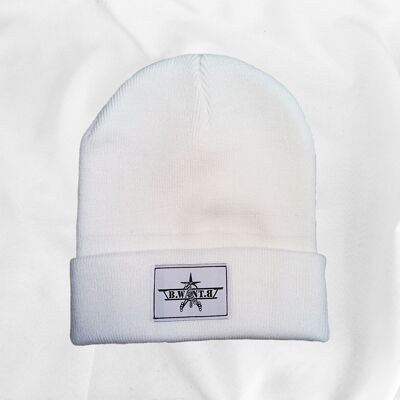 White winter hat - B.WANT.B EssentiaL