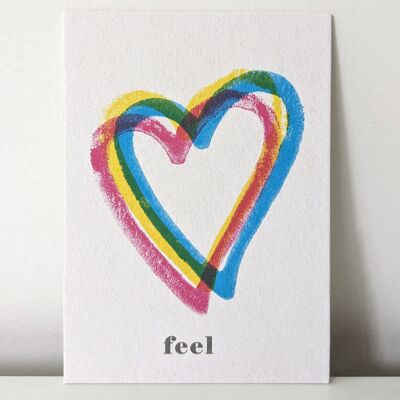 Postkarte "feel love" -  Liebe braucht die Welt. feel it. Auf Holzschliffpappe.