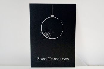 Carte de Noël "Boule de Noël" - design simple en impression couleur argent sur papier noir et blanc 1