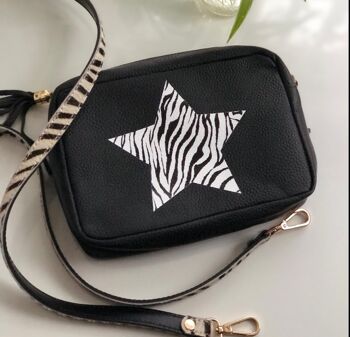 Zebra Star Camera Classic Black Kylie Pebbled Leather Crossbody Pochette noir 1