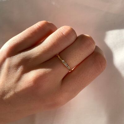 Women's modern stainless steel transparent zirconium ring