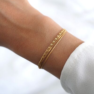 Women's triple row stainless steel bracelet with fine minimalist chain