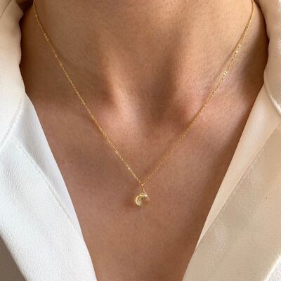 Women's citrine pendant necklace with fine chain