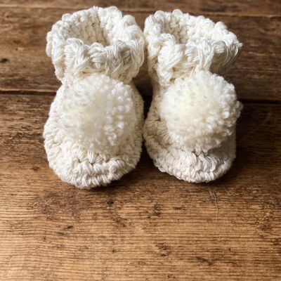 Chaussons pompons en coton bio crème avec pompon crème