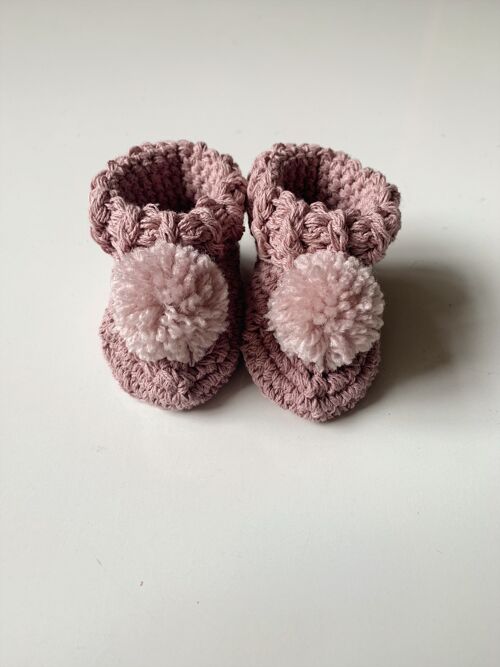 Organic cotton pom pom booties chalky pink with cream pom