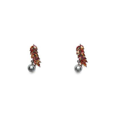 PENDIENTES LARGOS CON CRISTALES Y PERLA COLGANTE