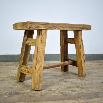 Tabouret en bois rustique