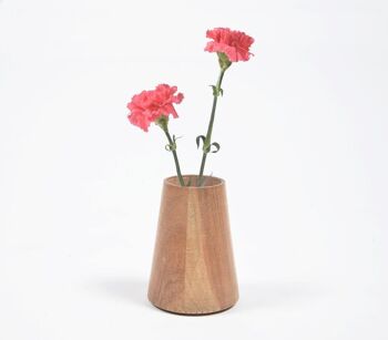 Vase conique cylindrique tourné en bois 1