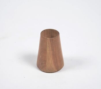 Vase conique cylindrique tourné en bois 3