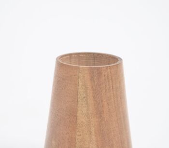 Vase conique cylindrique tourné en bois 4