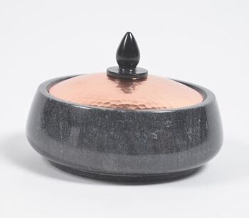 Boîte à bijoux en marbre noir avec couvercle en cuivre 3
