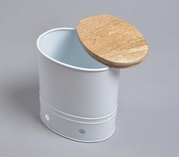 Boîte nervurée en fer galvanisé blanc avec couvercle en bois 3