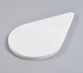 Planche à fromage en marbre en forme de goutte coupée à la main 1