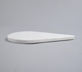 Planche à fromage en marbre en forme de goutte coupée à la main 2