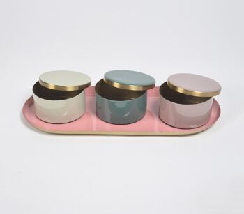 Plateau ovale en fer émaillé pastel avec 3 boîtes à snacks 2