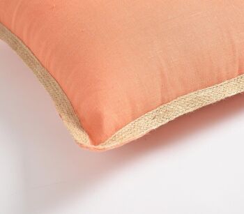 Housse de coussin bordure en jute corail 2