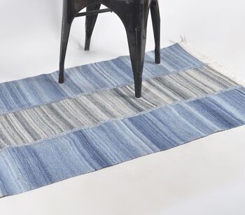 Tapis tissé à la main bleu et gris en fil PET colorblock 1