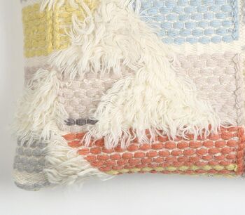 Housse de coussin pastel handloom avec accents de laine 2