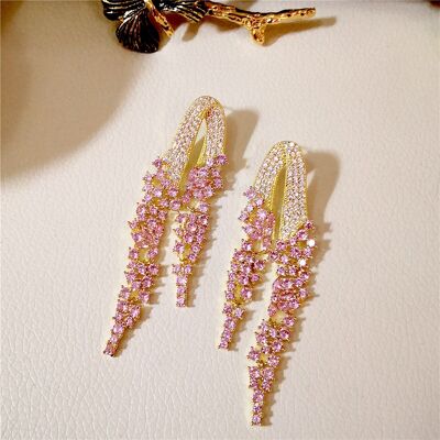 Pendientes colgantes grandes con flores elegantes de estilo real