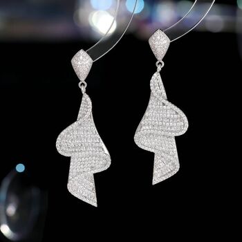 Boucles d'oreilles scintillantes à grandes gouttes-Design de robe-Or et Argent 9