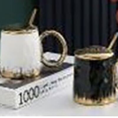 Mug en céramique avec couvercle et cuillère en 2 couleurs avec détails dorés. LM-203