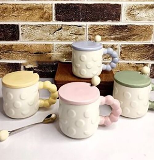 Ceramic mug with lid, spoon and original handle in 4 colors. LM-221