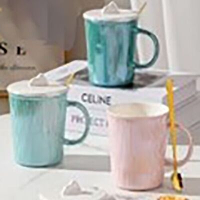Ceramic mug with decorated lid and spoon with an iridescent look in 3 colors. LM-232