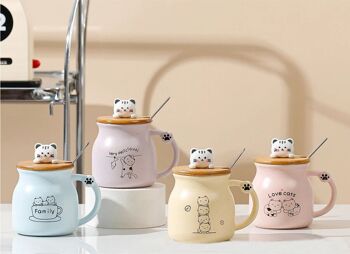 " Mug en céramique "CAT" avec couvercle en bambou décoré et cuillère en 4 couleurs pastel. Capacité : 350 ml LM-235 1