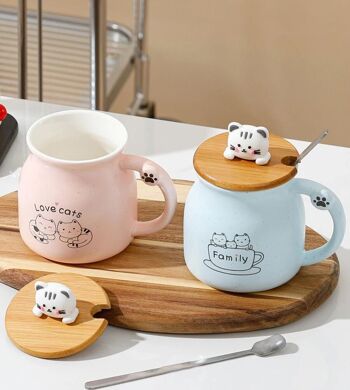 " Mug en céramique "CAT" avec couvercle en bambou décoré et cuillère en 4 couleurs pastel. Capacité : 350 ml LM-235 4
