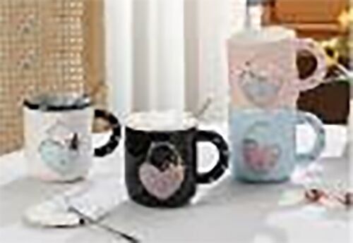 Ceramic mug "HEART" with lid and spoon in 4 colors. LM-253