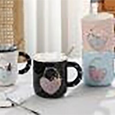 Ceramic mug "HEART" with lid and spoon in 4 colors. LM-253