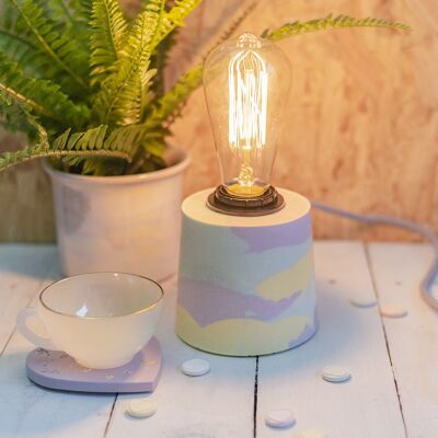 Pastellgrüne, lila & gelbe Jesmonite Lampe - Dimmer