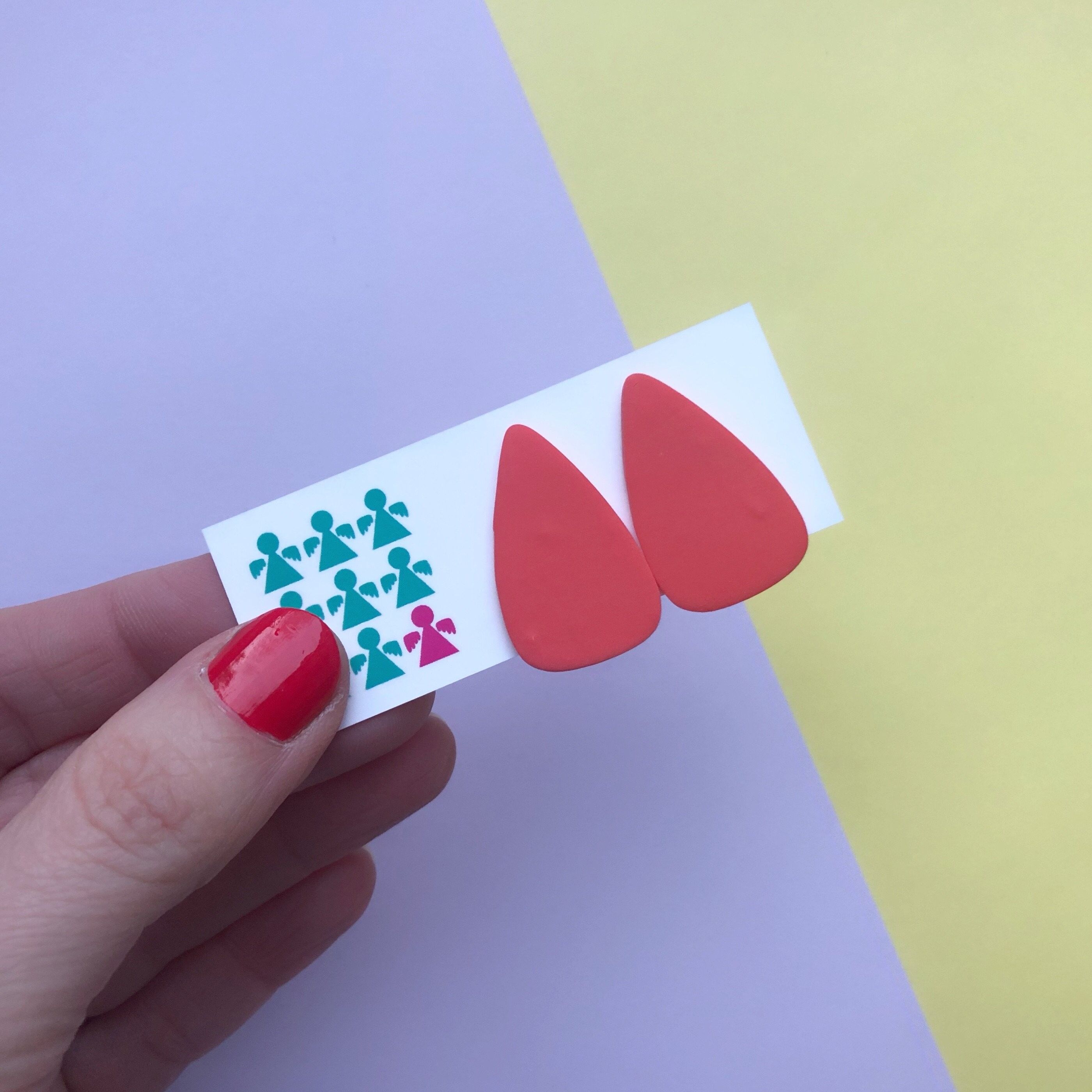 Korallenrote riesige Dreiecksohrstecker