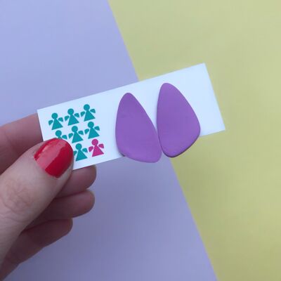 Pendientes de botón triangular gigante lila