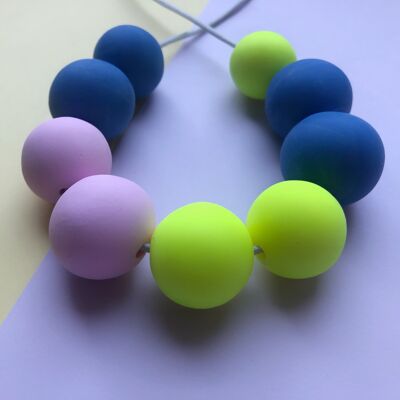 Verstellbare Halskette in Neongelb, Rosa und Blau
