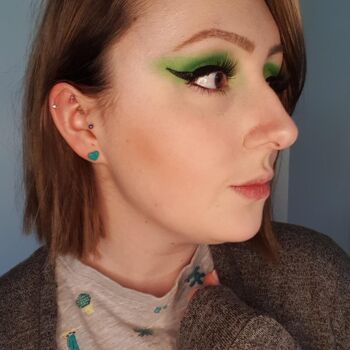 Petites boucles d'oreilles coeur vert jade 4