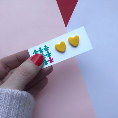 Pendientes de botón de corazón de San Valentín amarillo sol