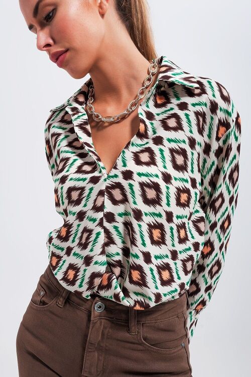 Twist front cropped shirt in green