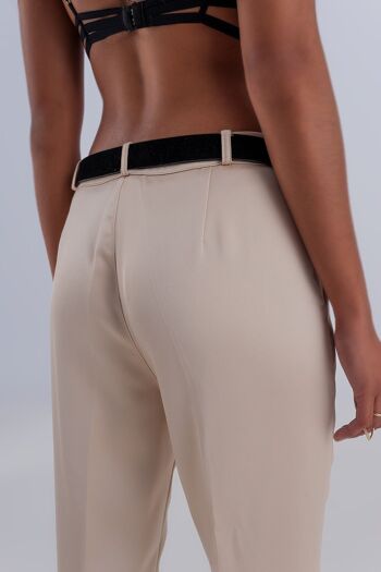 Pantalon large en satin beige 4