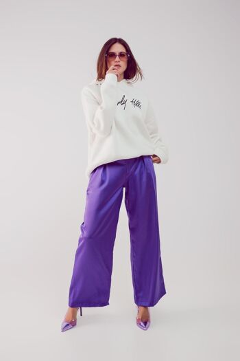 Pantalon large en satin violet 3