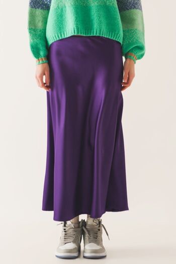 Jupe midi en satin violet 1