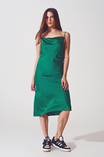 Robe midi sans manches en satin vert bouteille 5