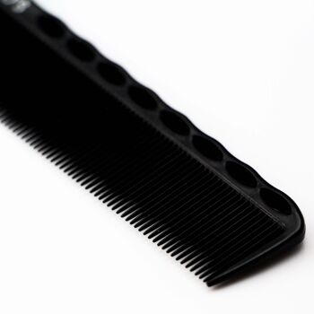 Peigne de coupe et de coiffure || Peigne à cheveux en carbone par GØLD's 2
