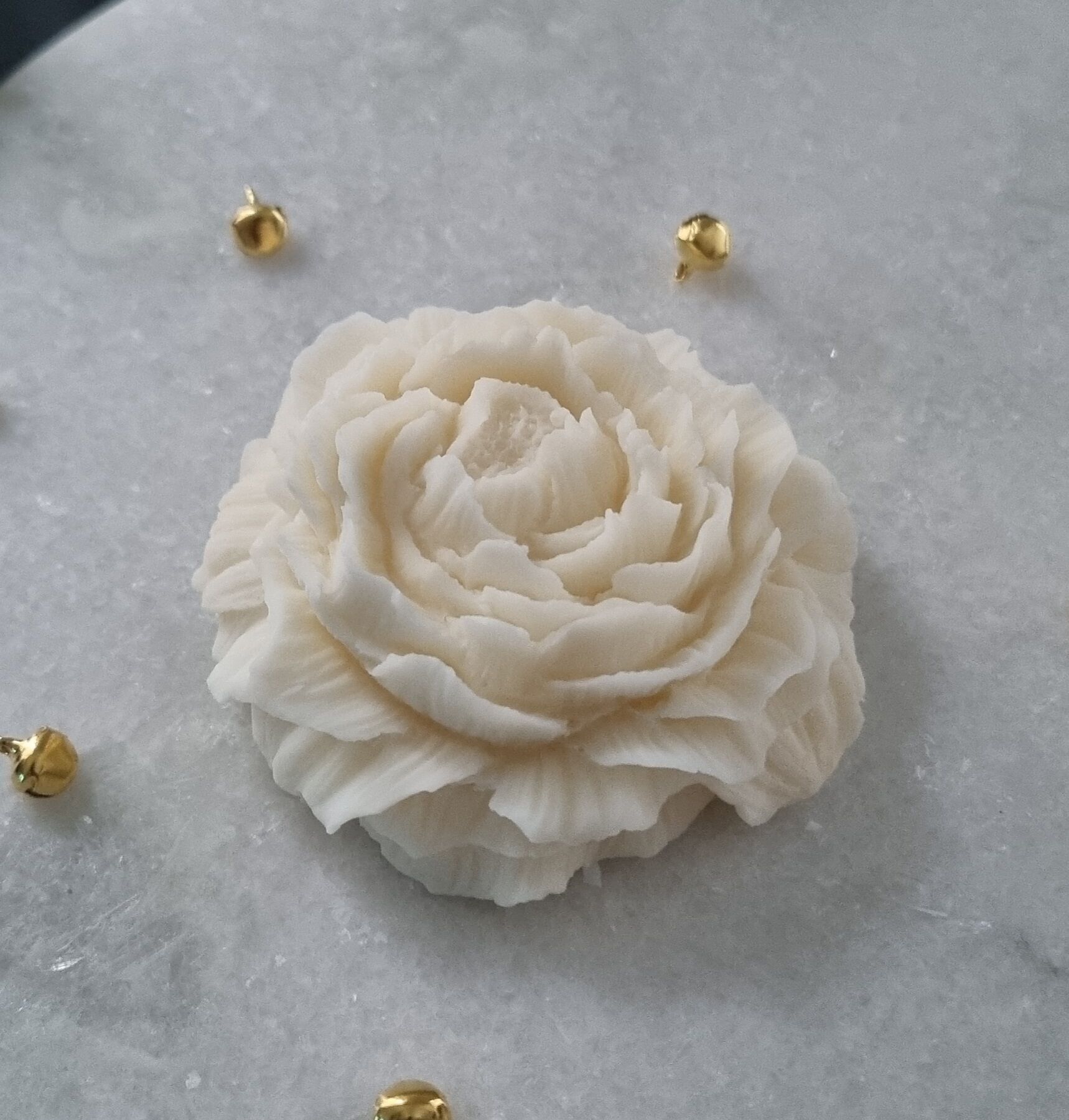 CANDELA IN CERA NATURALE PEONIA