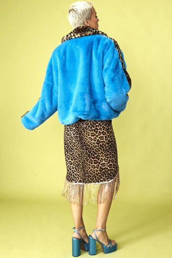 Manteau en fausse fourrure bleu et imprimé léopard 4