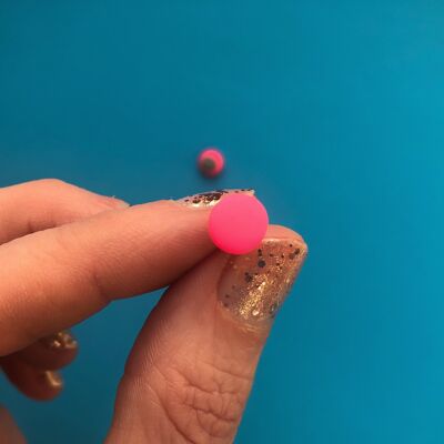 Boucles d'oreilles mini cercle rose fluo