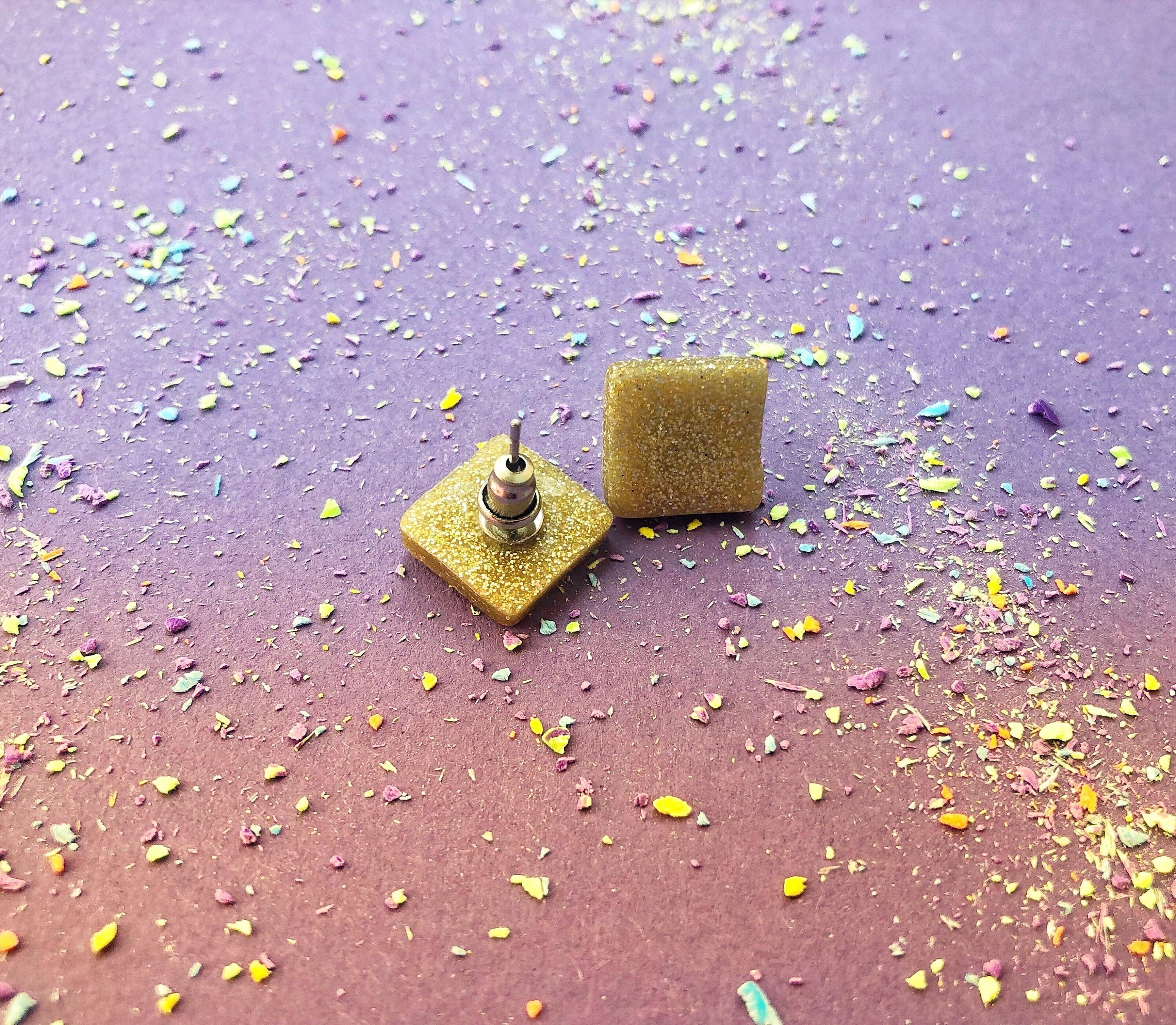 Boucles d'oreilles carrées scintillantes dorées 3